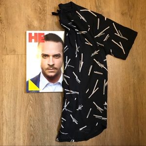 H&M Circle Hem Geo Print Tee (Navy/Medium)